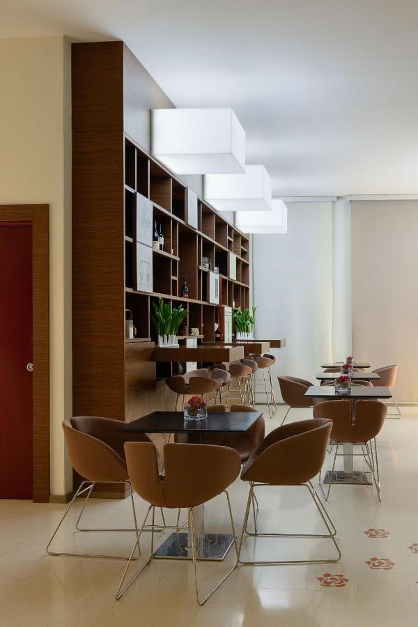Eos Hotel Lecce Exterior photo