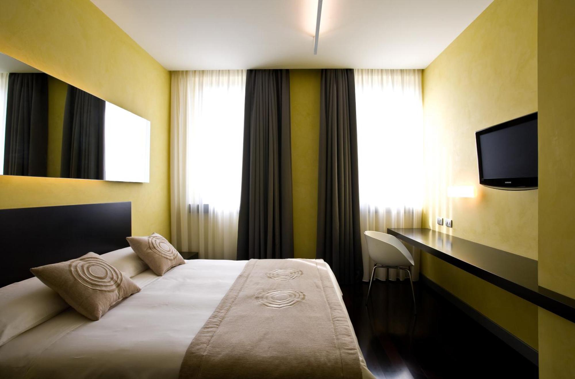 Eos Hotel Lecce Exterior photo